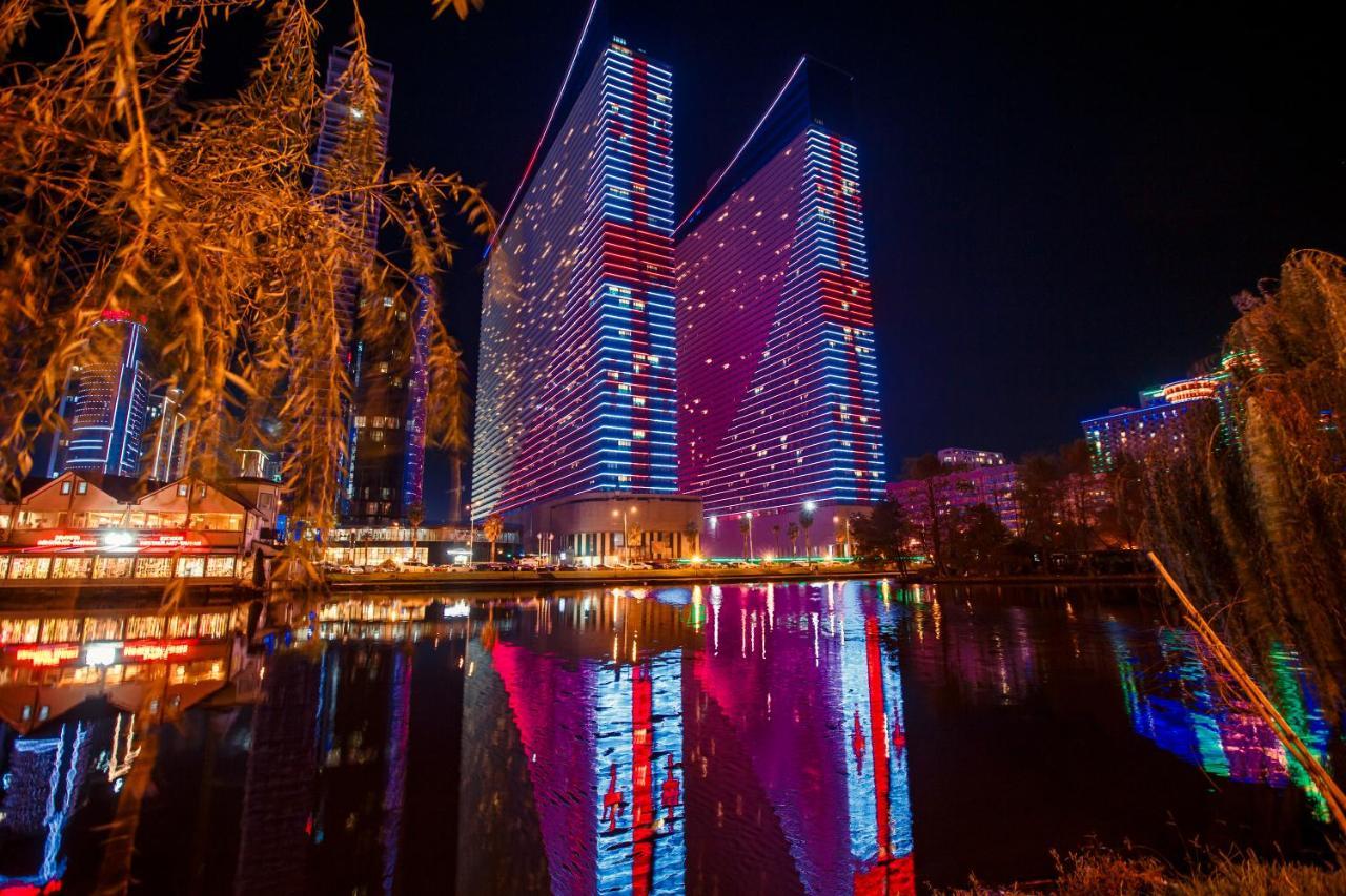 Orbi City Luxury Suite Батуми Экстерьер фото