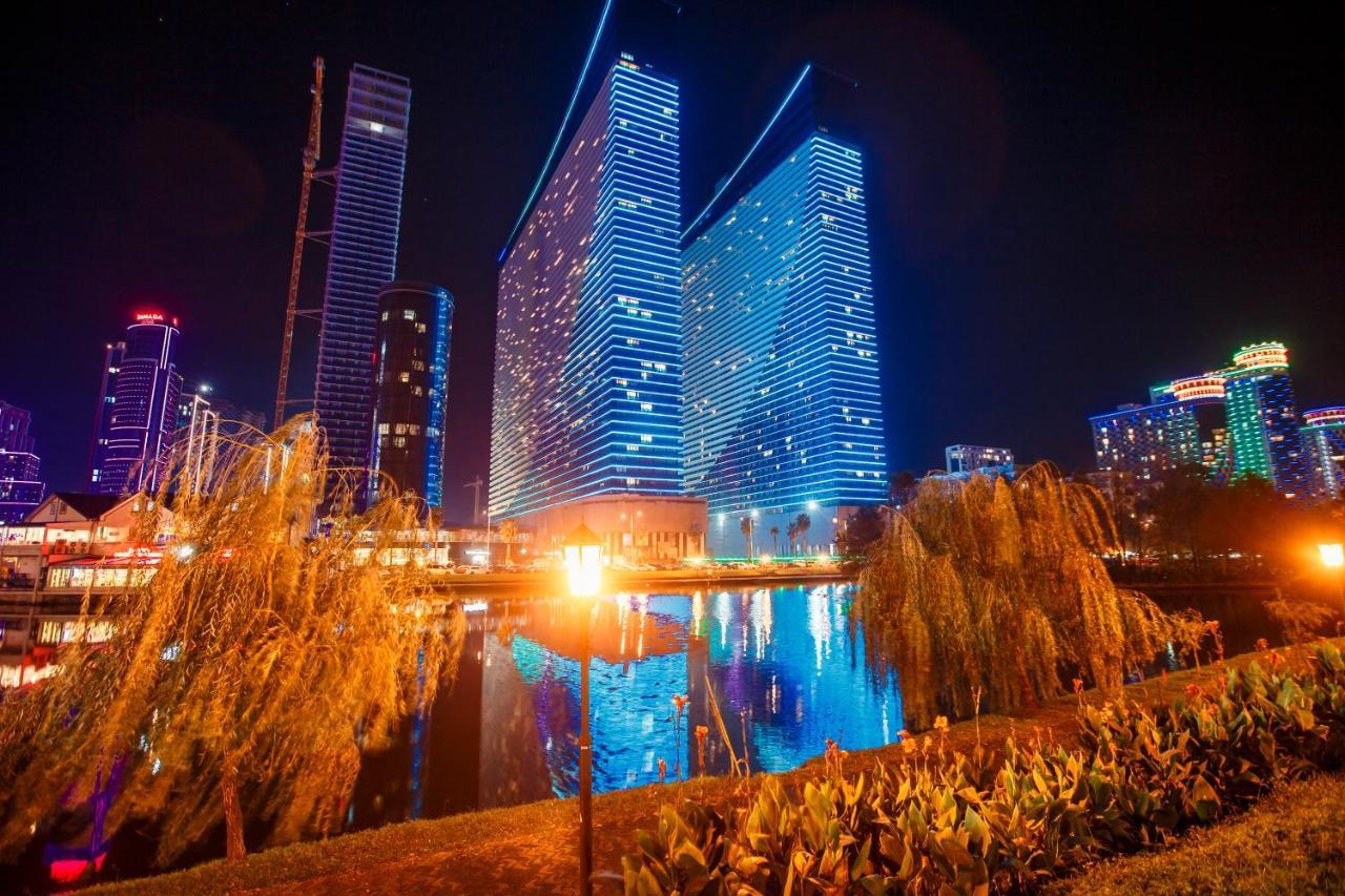 Orbi City Luxury Suite Батуми Экстерьер фото